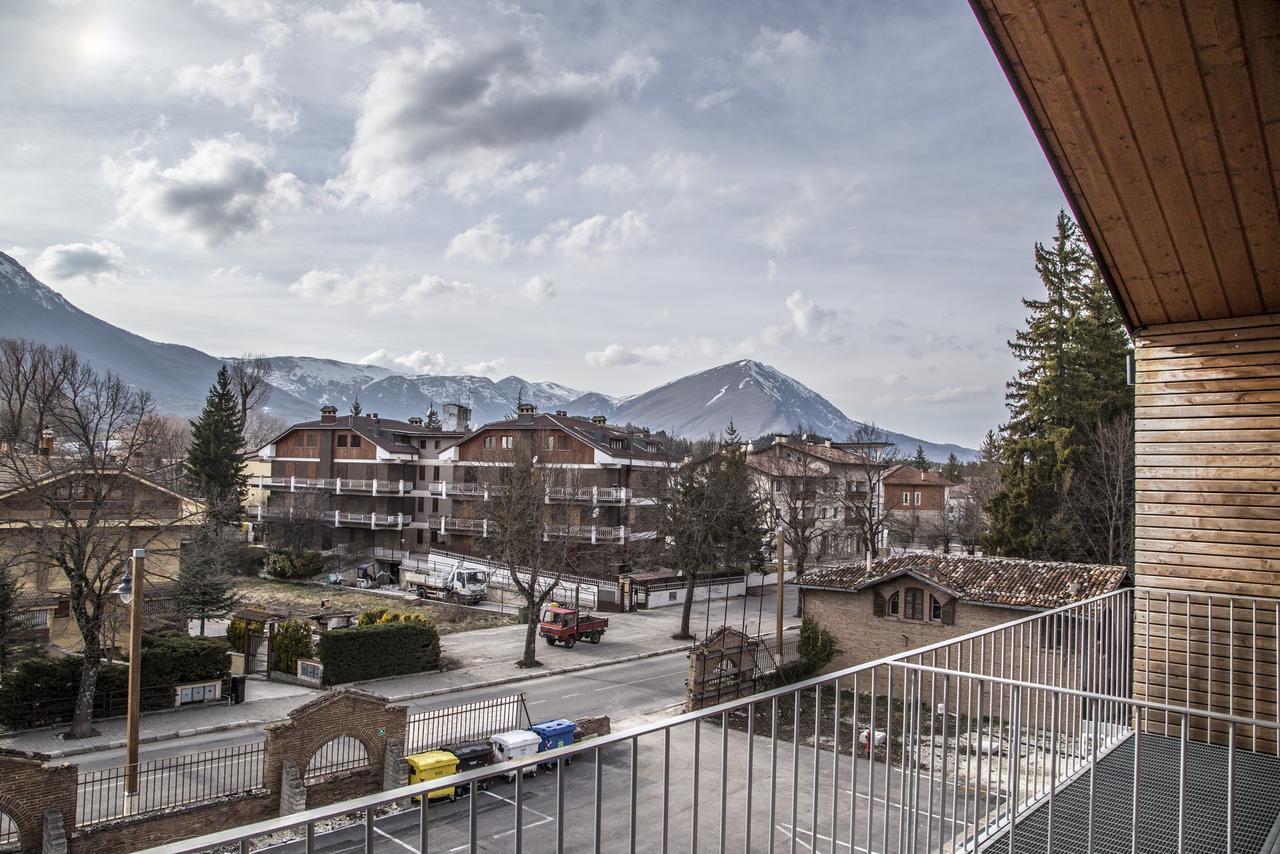 Grand Chalet Delle Rocche Rocca di Mezzo Bagian luar foto